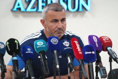 Qurban Qurbanov: “Duran kimi oyunçu komandada daim olsun”