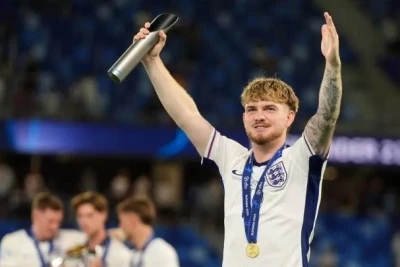 21 yaşadək futbol&ccedil;ular arasında Avropa &ccedil;empionatının ən yaxşı oyun&ccedil;usu Harvi Elliott oldu