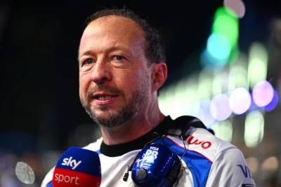 Racing Bulls Lawsonun Müqaviləsinin Uzadılmasının Səbəbini Açıqladı: Bayerin Şərhi