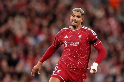 Barselona, icarədəki Ronald Araújonun qış transferini Liverpoola satmaq istəyir