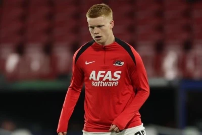 "Çelsi" Kes Smitlə maraqlanır