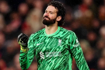 "Liverpul" Alisson Bekker ilə yeni müqavilə bağlamaq istəyir