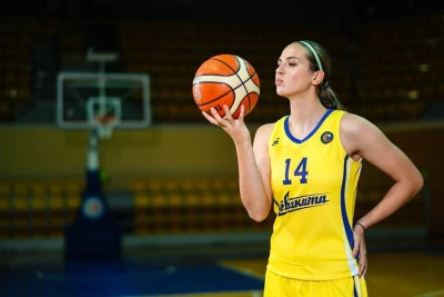 Yelizaveta Bratçikova "Neftçi" ilə Manilada: Azərbaycan vətəndaşlığı və milli komanda perspektivləri