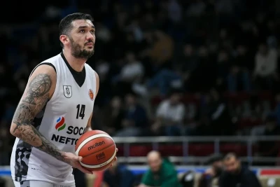 "Neftçi"nin Kapitanından Heyət Genişləndirmə Tələbi