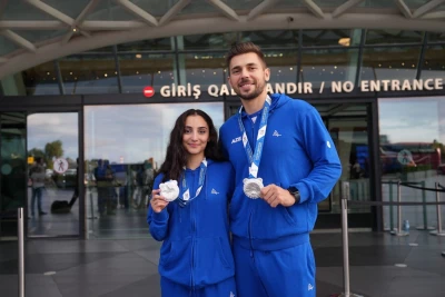Dünya Oyunlarında gümüş medal qazanan gimnastlarımız Vətənə qayıtdı