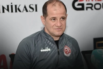 Elmar Baxşıyevlə irəli