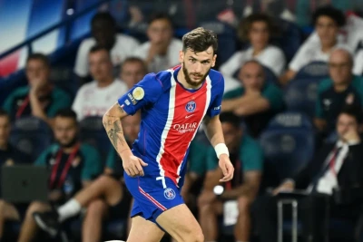 PSJ-nin futbolçusu Kvaratsxeliyanın dizində ön çarpaz bağları qopub