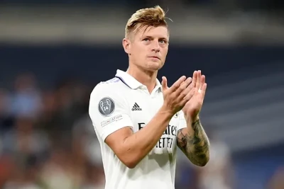 Toni Kroos Almaniyanın "Xidmətlərə görə" ordeninin Cəngavər Xaçı ilə təltif edildi