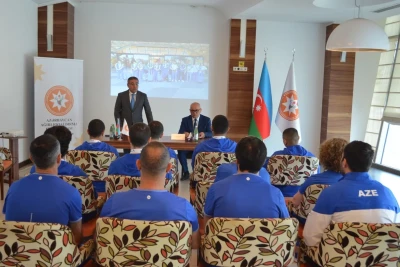 AAF prezidenti Kamran Nəbizadə Priştinada 15 medal qazanan ağırlıqqaldıranları qəbul etdi