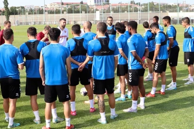 "Araz-Naxçıvan" Türkiyədə "Trabzonspor"la Yoxlama Matçı Keçirəcək