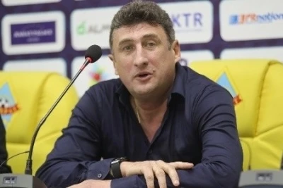 Kaxaber Tsxadadze "Qəbələ"nin itirdiyi xallardan və meydançanın vəziyyətindən şikayət edib