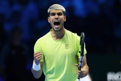 Karlos Alkaras ATP Yekun Çempionatında Teylor Fritsi məğlub edərək liderliyə yüksəldi