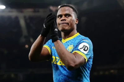 "Vulverhempton"un vingeri Con Arias "Palmeyras"a transfer olunub