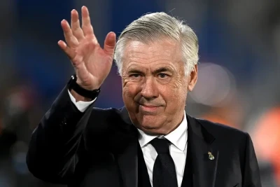 Romario Karlo Ançelottini sərt tənqid etdi