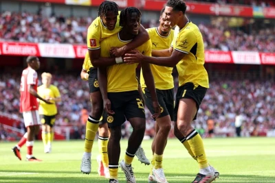 Arsenal İngiltərədə Borussiya ilə 5 qollu triller yəşədib