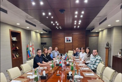 Azərbaycan Şahmat Federasiyası rəhbərliyi qadınlardan ibarət milli komanda ilə görüşüb