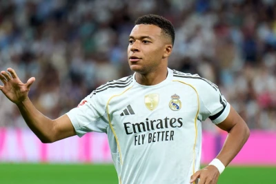 Mbappe Afrika Kubokunda Hakimi'nin formasını geyindi