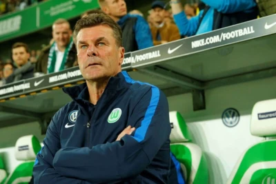 "Вольфсбург": Даниэль Бауэр уволен, Дитер Хеккинг снова назначен главным тренером