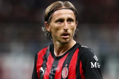 Modriçin "Milan"da qalmaq şərti: Alleqri getməməlidir