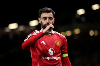 Manchester United midfielder receives offer from Saudi Arabian club