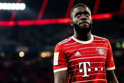 "Mançester Yunayted" Dayo Upamekano ilə maraqlanır
