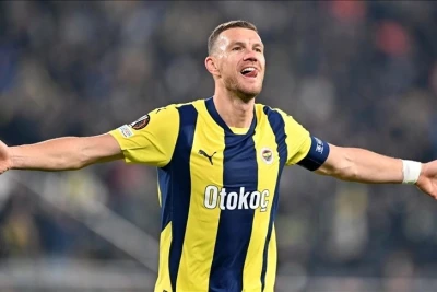 "Fənərbaxça" Edin Dzeko ilə yollarını ayırıb
