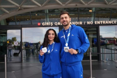 Aerobika gimnastlarımız Mədinə Mustafayeva və Vladimir Dolmatov Vətənə qayıdıblar
