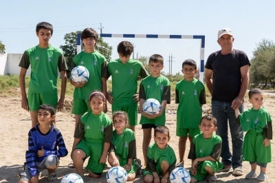 AFFA Sumqayıtlı azyaşlı futbolçulara inventar və şərait yaratdı