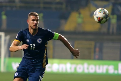 Edin Dzeko karyerasını "Fiorentina"da davam etdirəcək