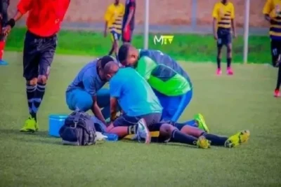 Gənclər çempionatında huşunu itirən futbolçu xəstəxanada vəfat etdi