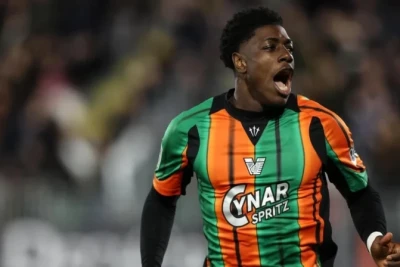 "Sportinq" İssa Dumbiyanı 26 milyon avroya transfer edir