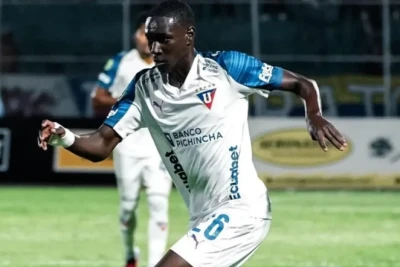Barselona 18 yaşlı ekvadorlu futbolçunu transfer etdi